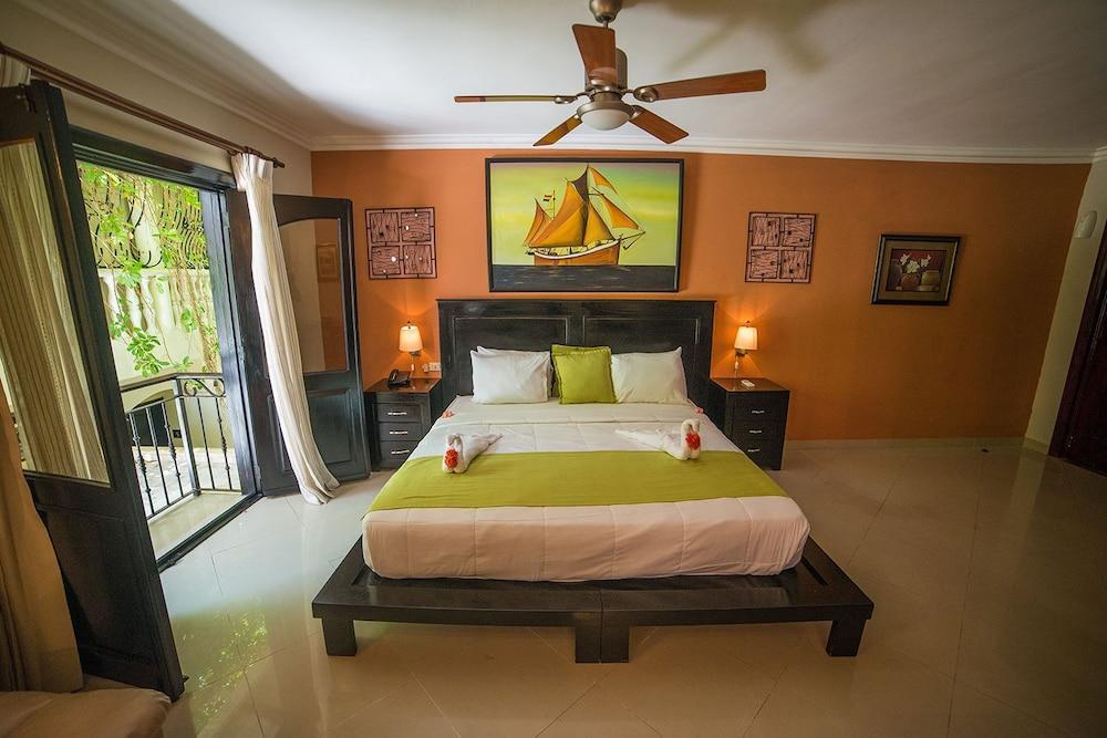 The Mt Hotel Bavaro Exterior photo